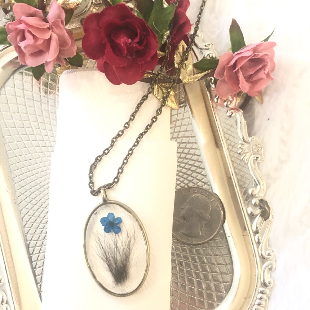 Custom keepsake pendant - Picture 3 of 3